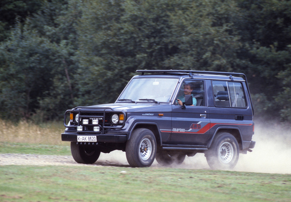 Toyota Land Cruiser (BJ71V) 1985–90 pictures