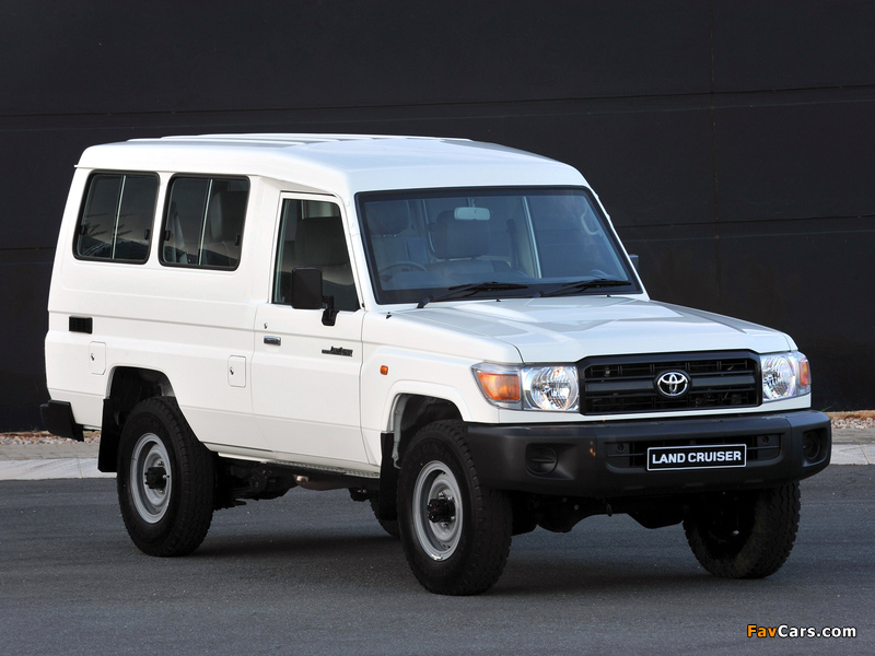 Toyota Land Cruiser Wagon ZA-spec (J78) 2010 wallpapers (800 x 600)