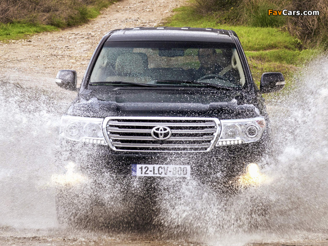 Toyota Land Cruiser 200 (URJ200) 2012 images (640 x 480)