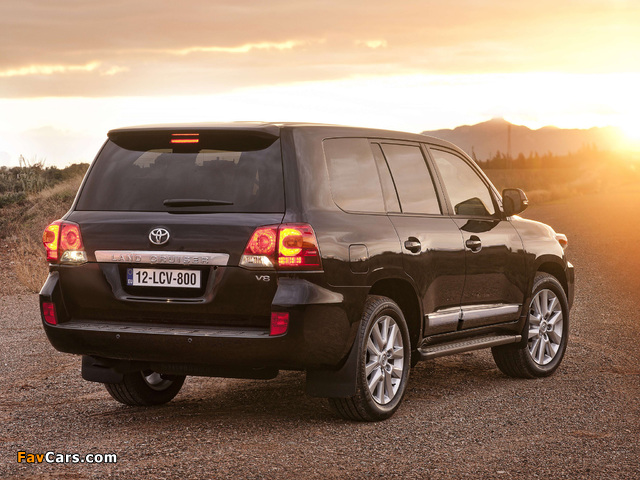 Toyota Land Cruiser 200 (URJ200) 2012 wallpapers (640 x 480)