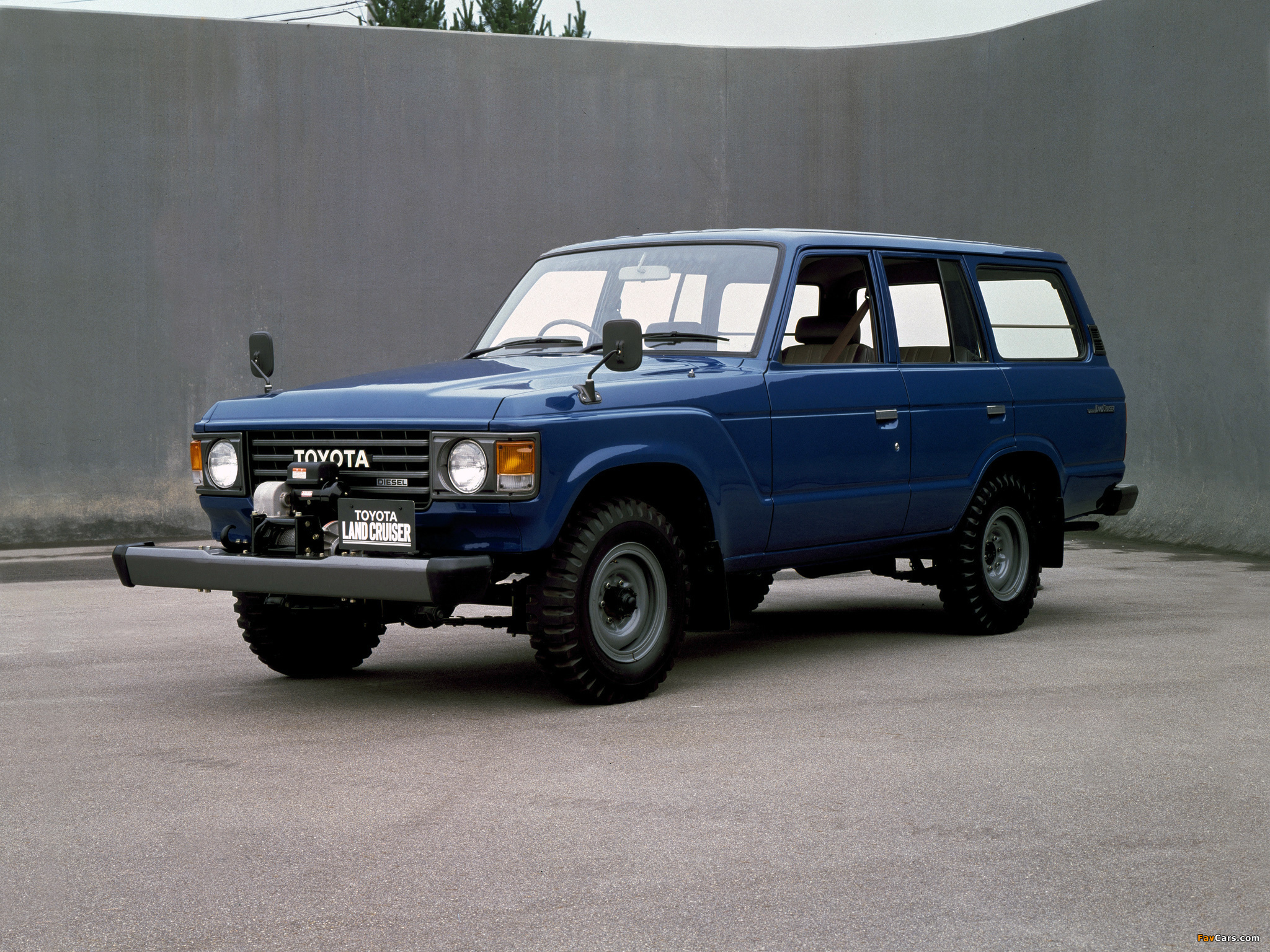 Toyota Land Cruiser 60 STD JP-spec (HJ60V) 1980–87 wallpapers (2048 x 1536)