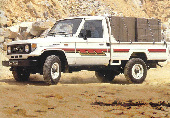 Toyota Land Cruiser Pickup UAE-spec (J79) 1984–90 wallpapers