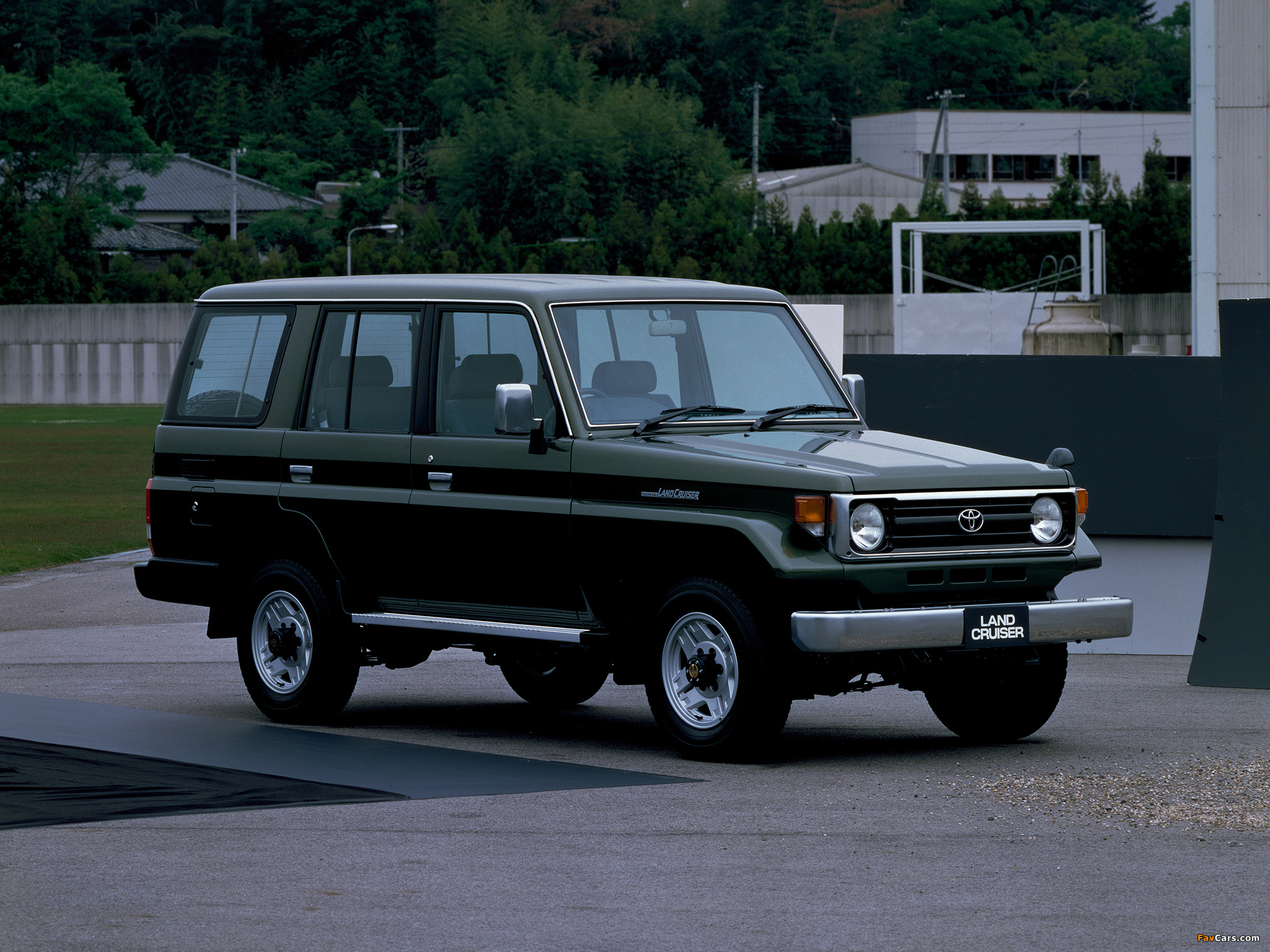 Toyota Land Cruiser (HSJ77V) 1990–99 wallpapers (2048 x 1536)