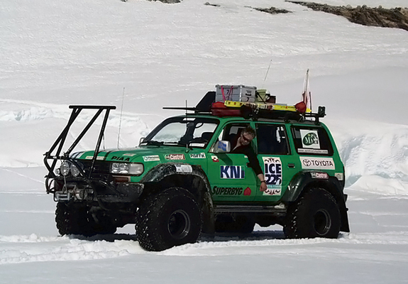 Arctic Trucks Toyota Land Cruiser AT44 Greenland Expedition (HDJ81V) 1999 wallpapers