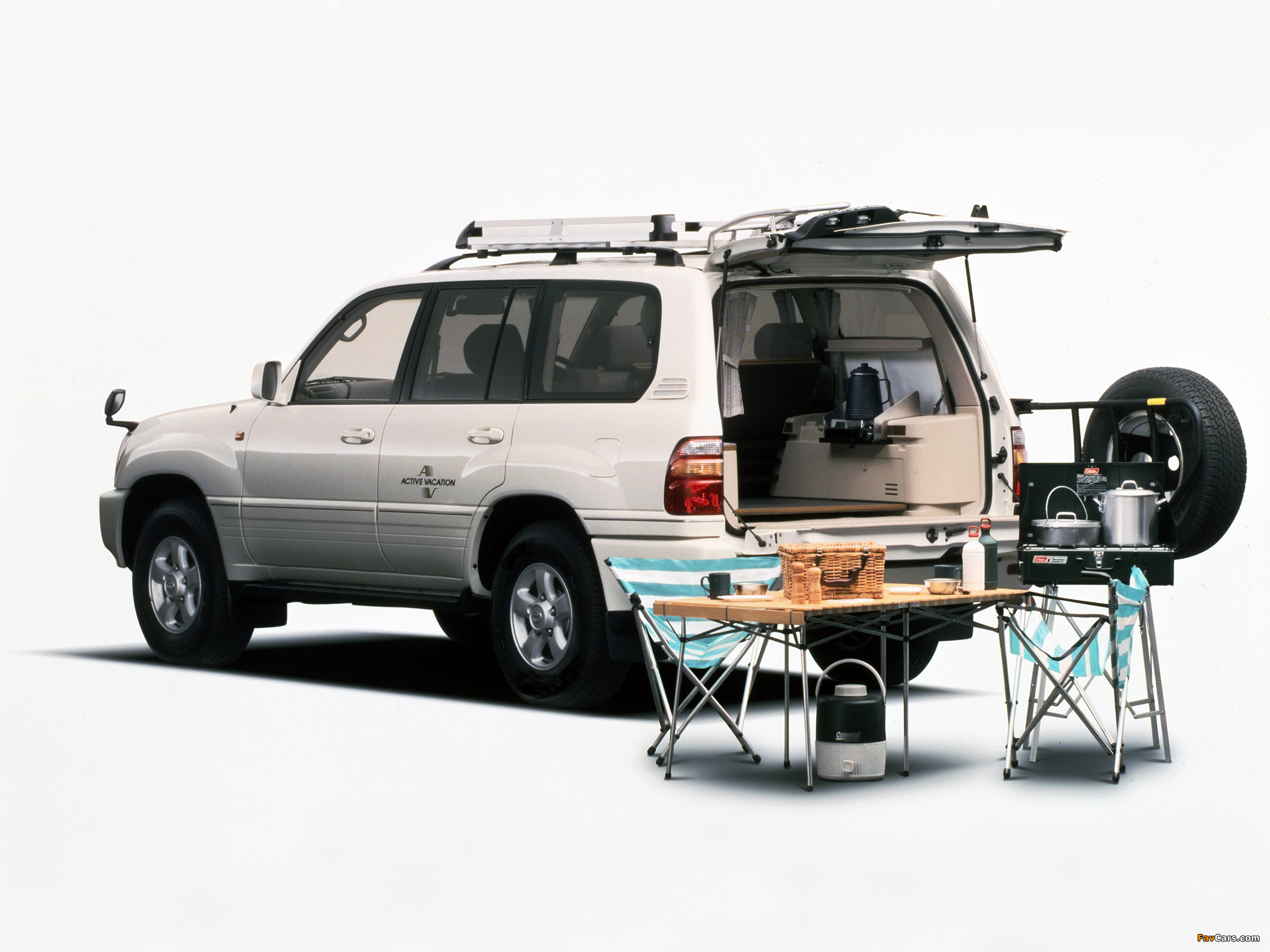 Toyota Land Cruiser 100 VX Active Vacation (UZJ100W) 2000–02 wallpapers (2048 x 1536)