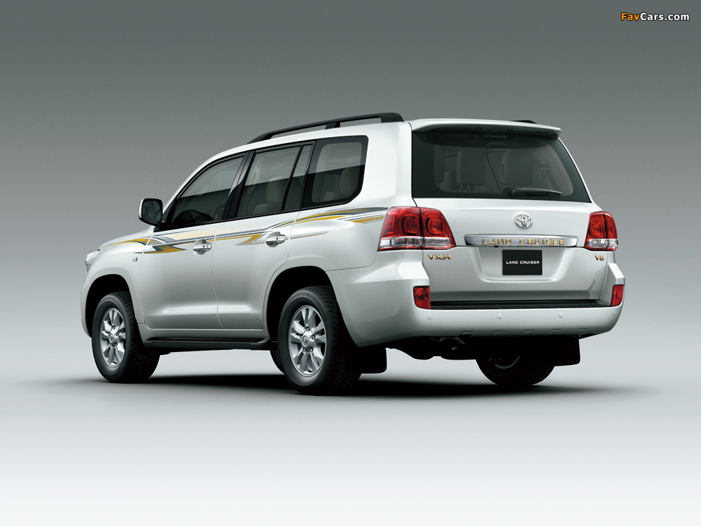 Toyota Land Cruiser 200 VX-R UAE-spec (UZJ200) 2007–10 wallpapers (1024 x 768)