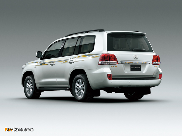 Toyota Land Cruiser 200 VX-R UAE-spec (UZJ200) 2007–10 wallpapers (640 x 480)