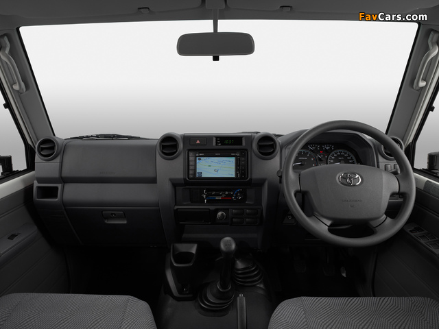 Toyota Land Cruiser Double Cab ZA-spec (J79) 2012 wallpapers (640 x 480)