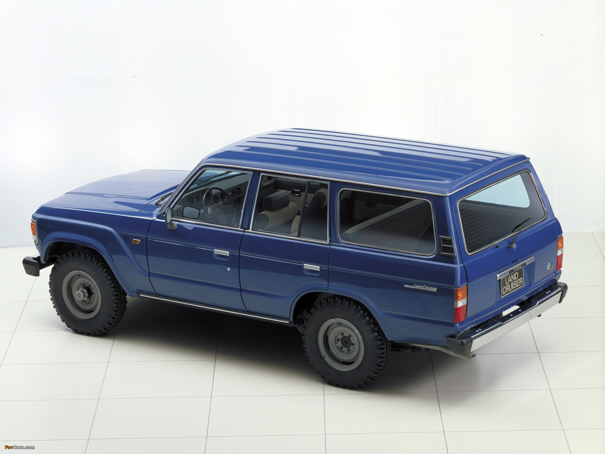 Toyota Land Cruiser 60 Wagon (HJ60V) 1980–87 wallpapers (2048 x 1536)