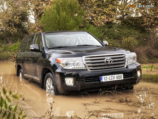 Toyota Land Cruiser 200 (URJ200) 2012 wallpapers (640 x 480)