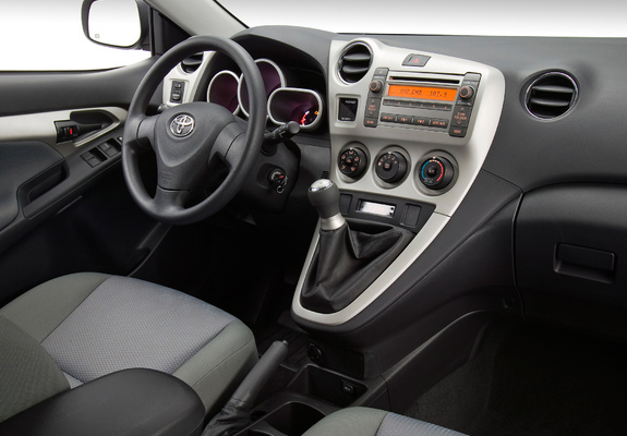 Images of Toyota Matrix XR AWD 2008–11