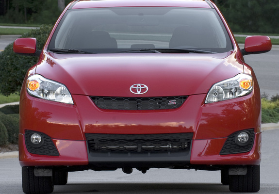 Pictures of Toyota Matrix S 2008–11