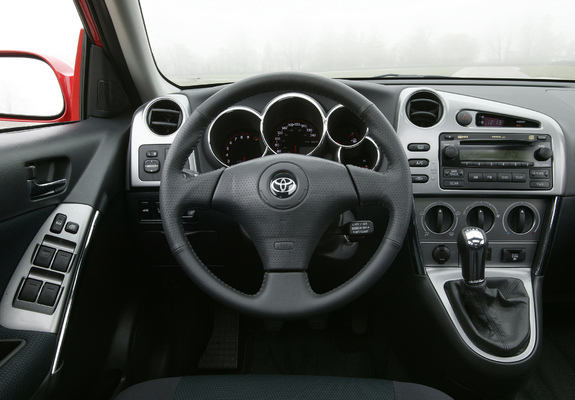 Toyota Matrix 2002–08 images