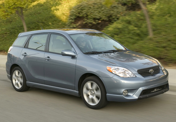 Toyota Matrix 2002–08 pictures