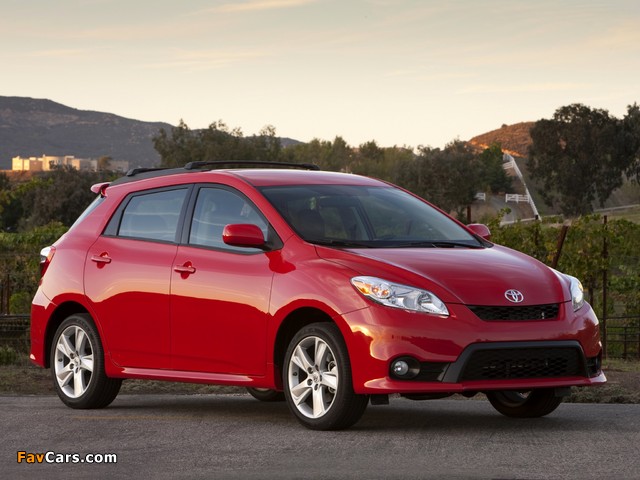 Toyota Matrix S 2011 wallpapers (640 x 480)