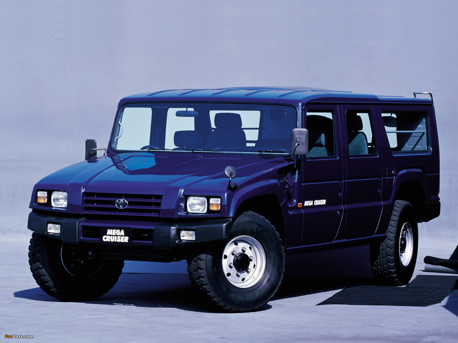 Images of Toyota Mega Cruiser 1996–2001 (1600 x 1200)