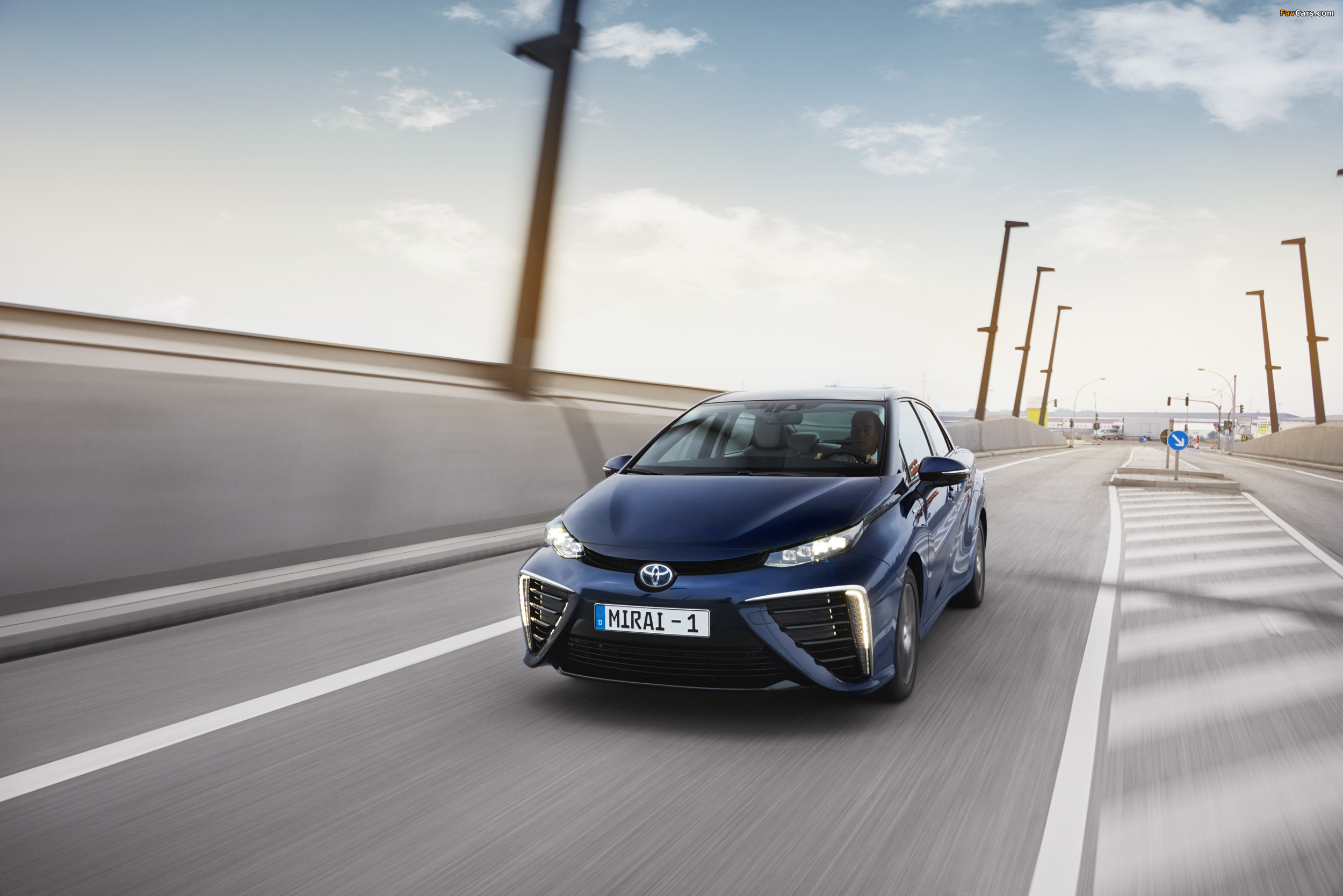 Images of Toyota Mirai EU-spec 2015 (2500 x 1668)