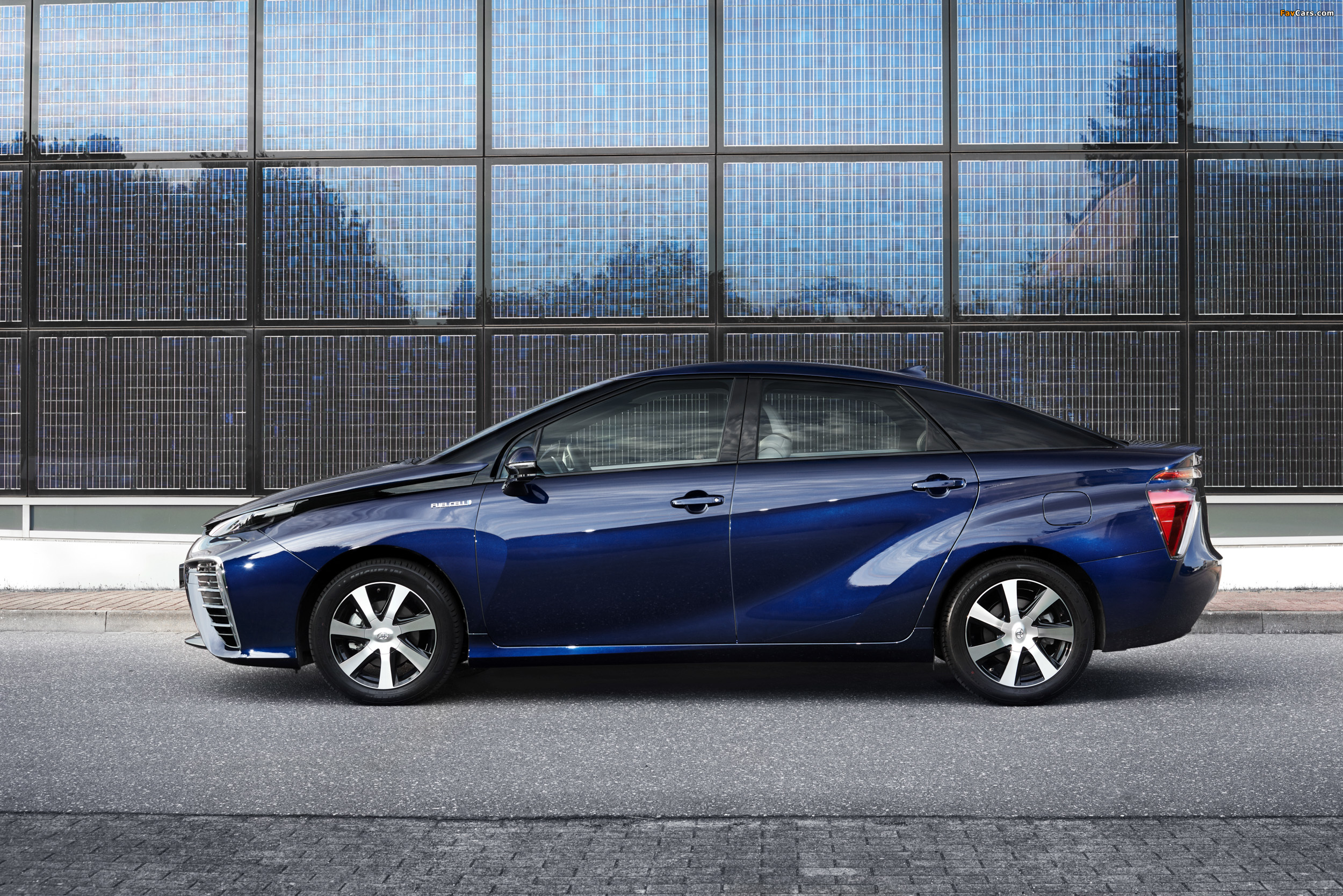Toyota Mirai EU-spec 2015 pictures (2500 x 1668)
