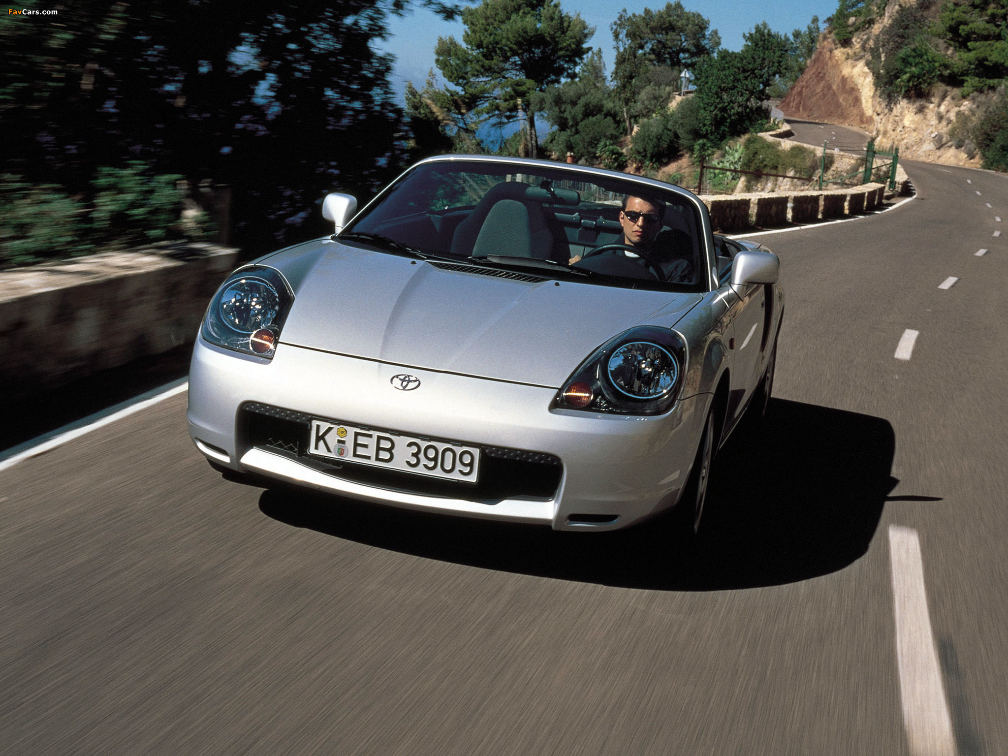 Toyota MR2 Roadster 1999–2002 wallpapers (2048 x 1536)