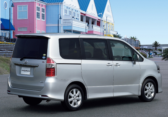 Images of Toyota Noah Si 2007