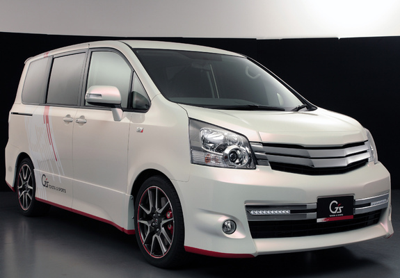 Pictures of Toyota Noah G Sports Concept 2010