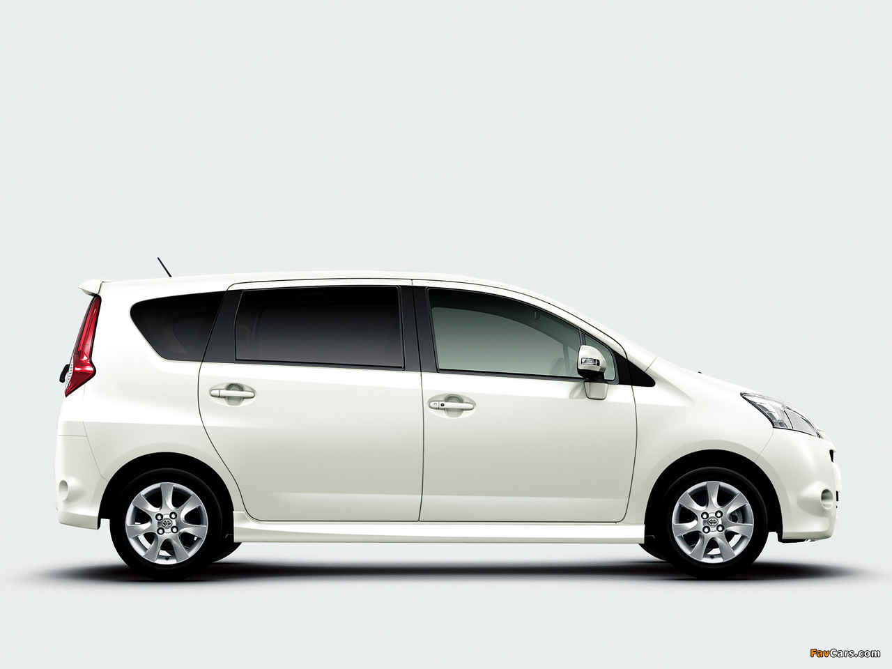 Toyota Passo Sette S 2008–12 wallpapers (1280 x 960)