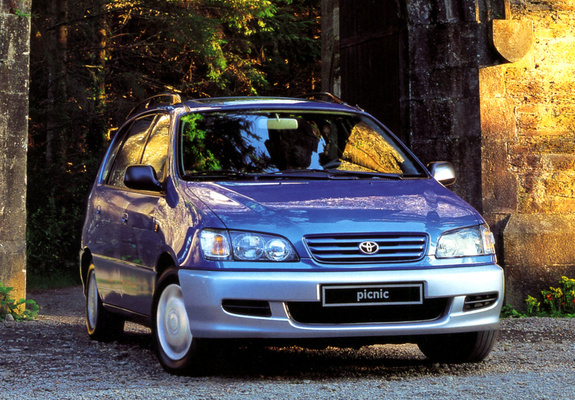 Photos of Toyota Picnic 1996–2001