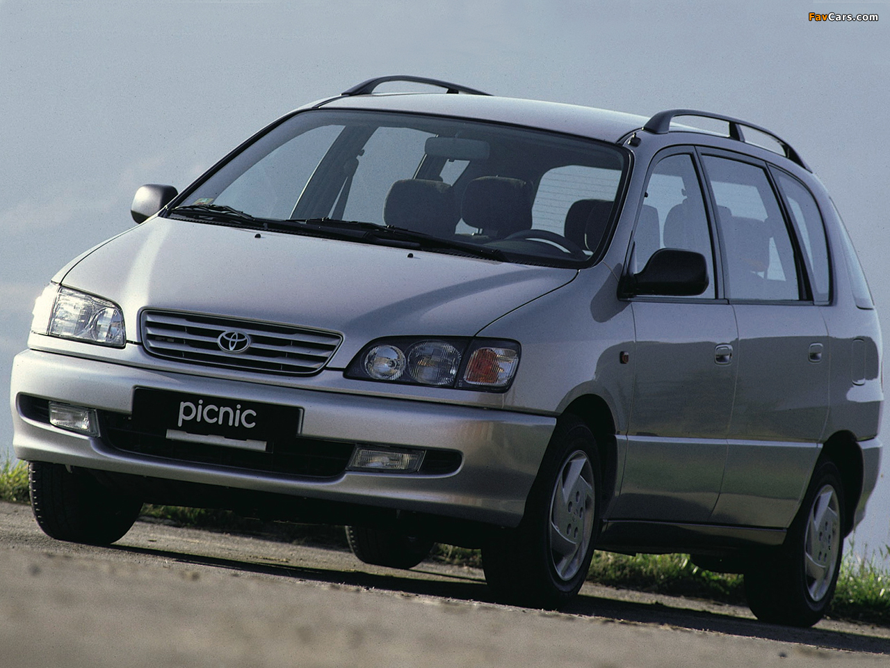 Toyota Picnic 1996–2001 wallpapers (1280 x 960)