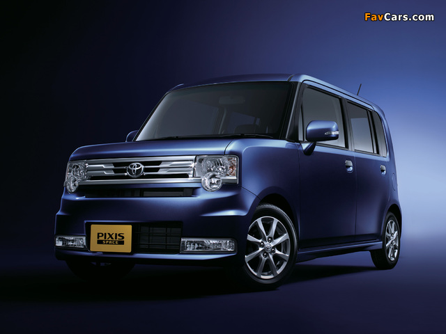 Images of Toyota Pixis Space Custom G (L575A) 2011 (640 x 480)