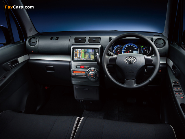 Toyota Pixis Space Custom G (L575A) 2011 images (640 x 480)
