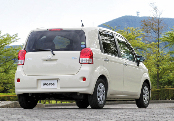 Toyota Porte 2012 photos