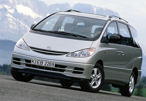 Images of Toyota Previa 2000–05