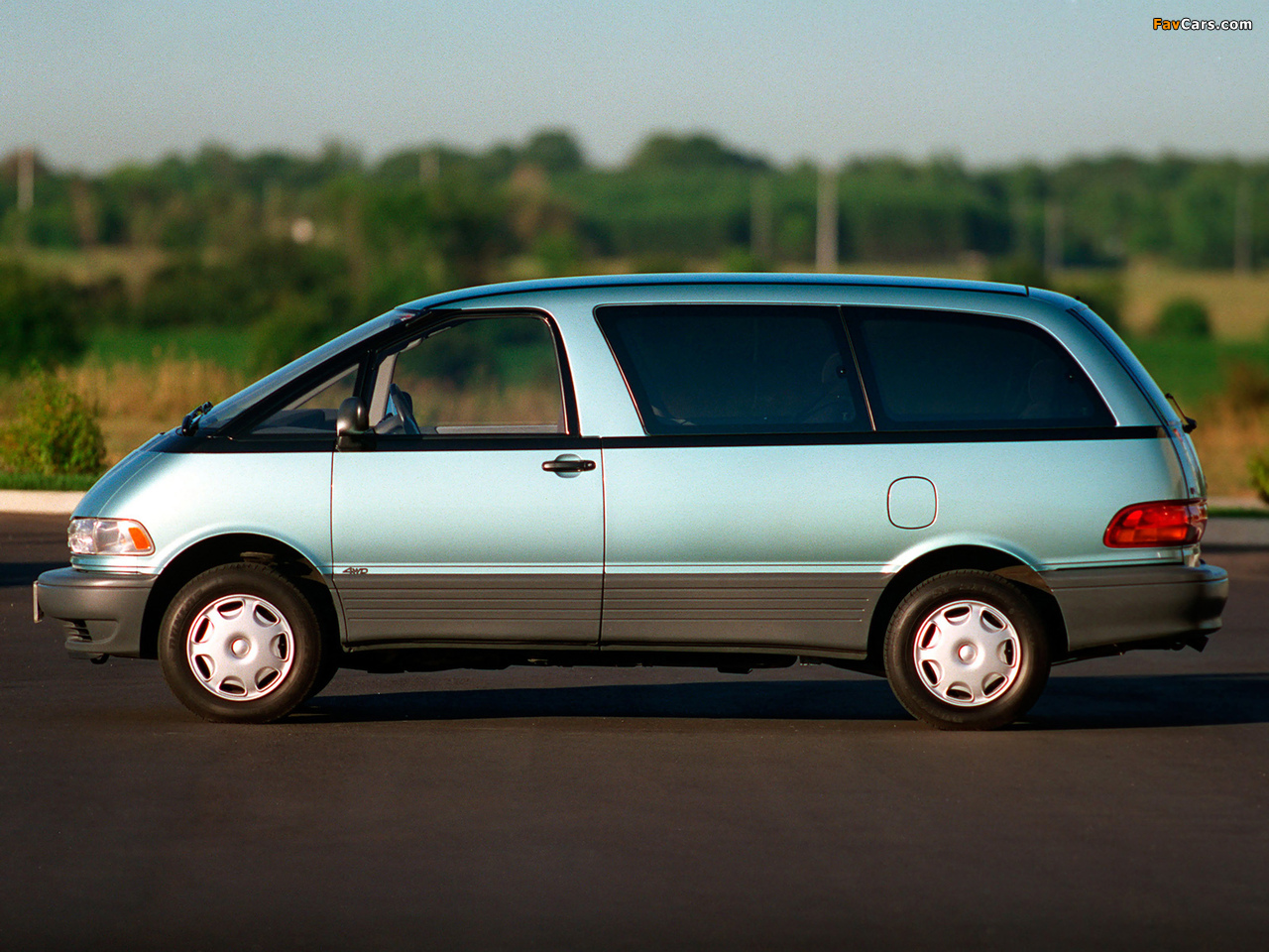 Photos of Toyota Previa US-spec 1990–2000 (1280 x 960)