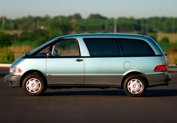 Photos of Toyota Previa US-spec 1990–2000