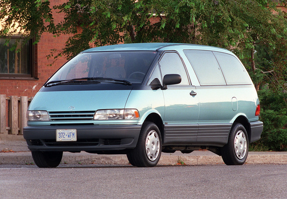 Photos of Toyota Previa US-spec 1990–2000