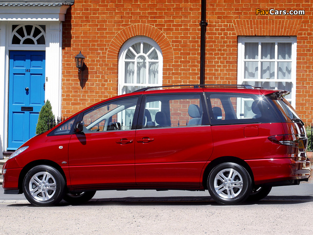 Photos of Toyota Previa UK-spec 2005–07 (640 x 480)