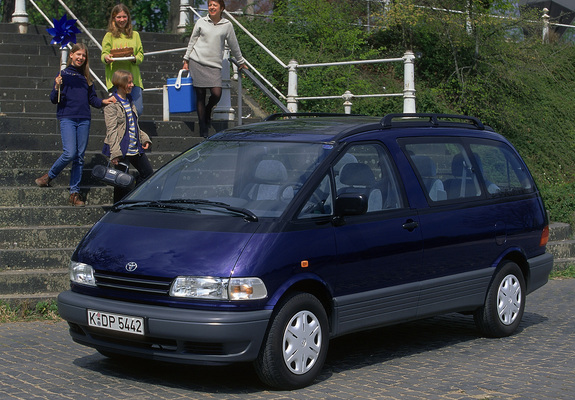 Toyota Previa 1990–2000 images