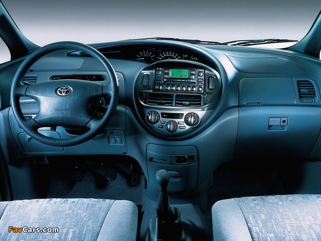 Toyota Previa 2000–05 images (640 x 480)