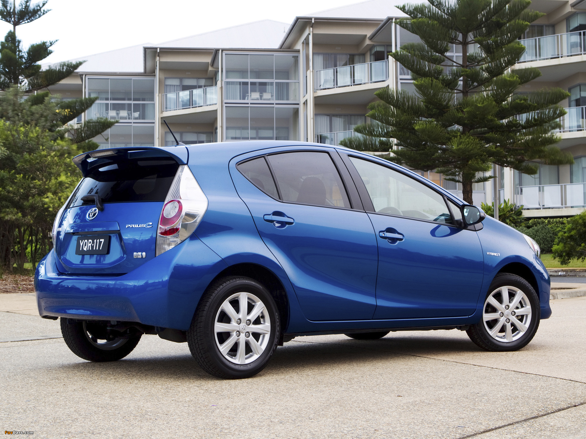 Images of Toyota Prius c AU-spec 2012 (2048 x 1536)