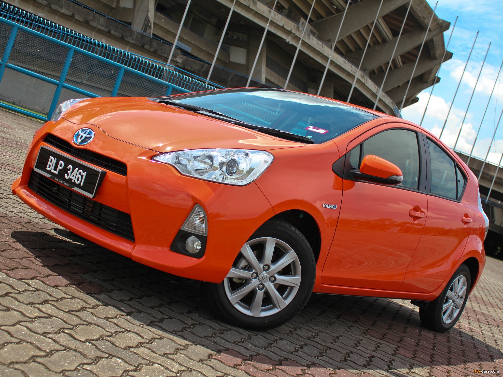 Images of Toyota Prius c AU-spec 2012 (2048 x 1536)