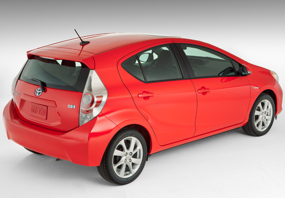 Images of Toyota Prius c 2012
