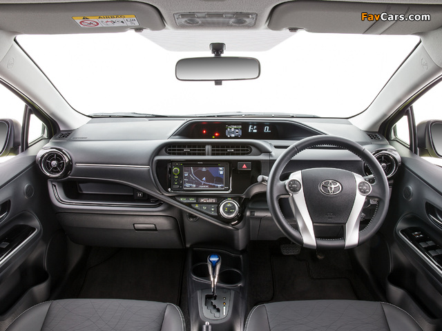 Photos of Toyota Prius c AU-spec 2015 (640 x 480)