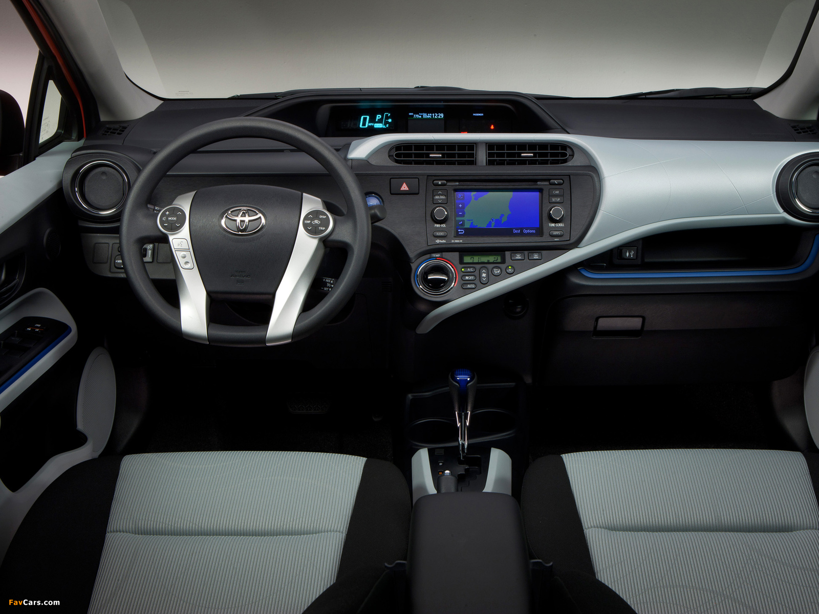 Toyota Prius c 2012 images (1600 x 1200)