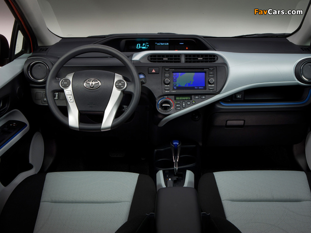 Toyota Prius c 2012 images (640 x 480)