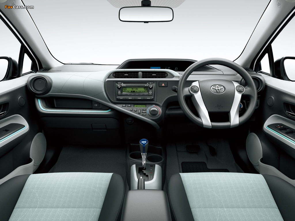 Toyota Prius c ZA-spec 2012 images (1024 x 768)