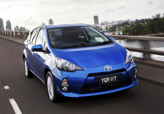 Toyota Prius c AU-spec 2012 photos