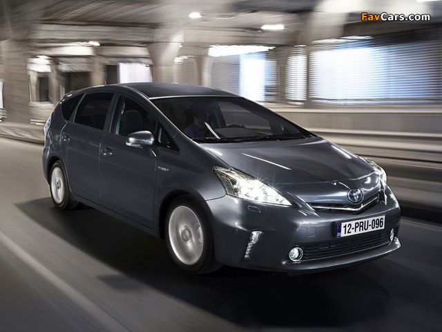 Images of Toyota Prius+ (ZVW40W) 2011 (640 x 480)