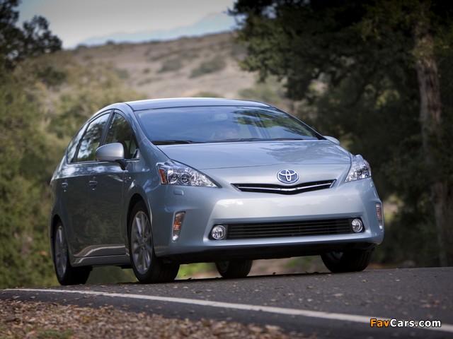 Images of Toyota Prius v (ZVW40W) 2011 (640 x 480)