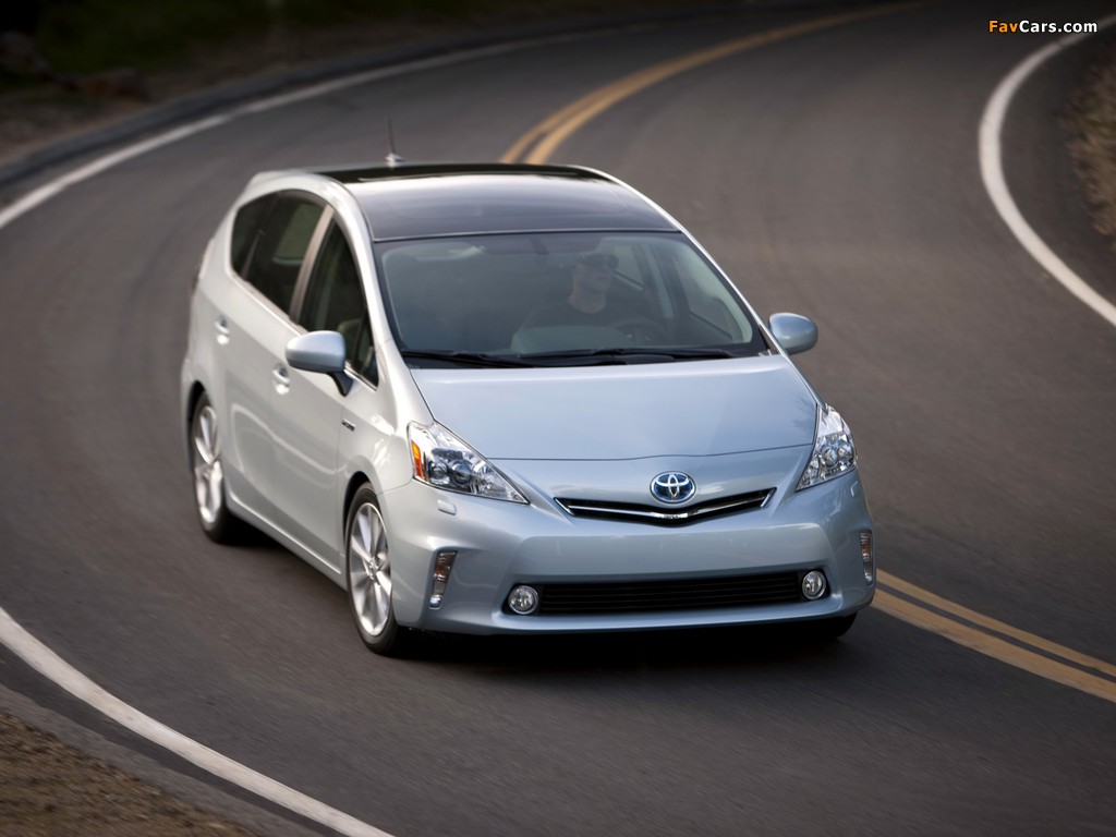 Images of Toyota Prius v (ZVW40W) 2011 (1024 x 768)