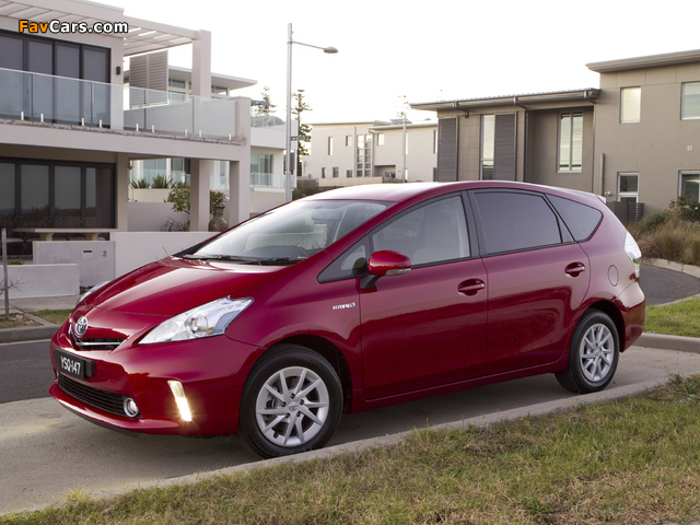 Images of Toyota Prius v AU-spec (ZVW40W) 2012 (640 x 480)